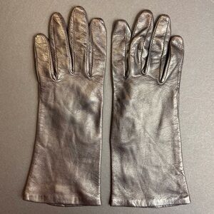 Gorgeous vintage chocolate brown leather gloves sz 7 buttery soft silk lined